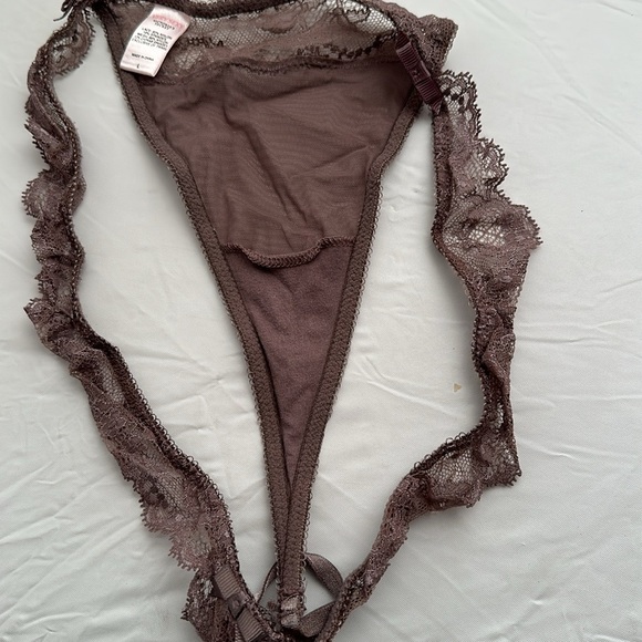 Victoria’s Secret Very Sexy gray nylon mesh and lace thong panty - Picture 11 of 11